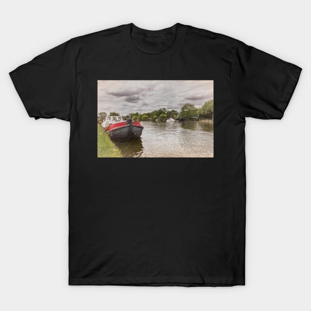 On The Thames Above Henley T-Shirt by IanWL